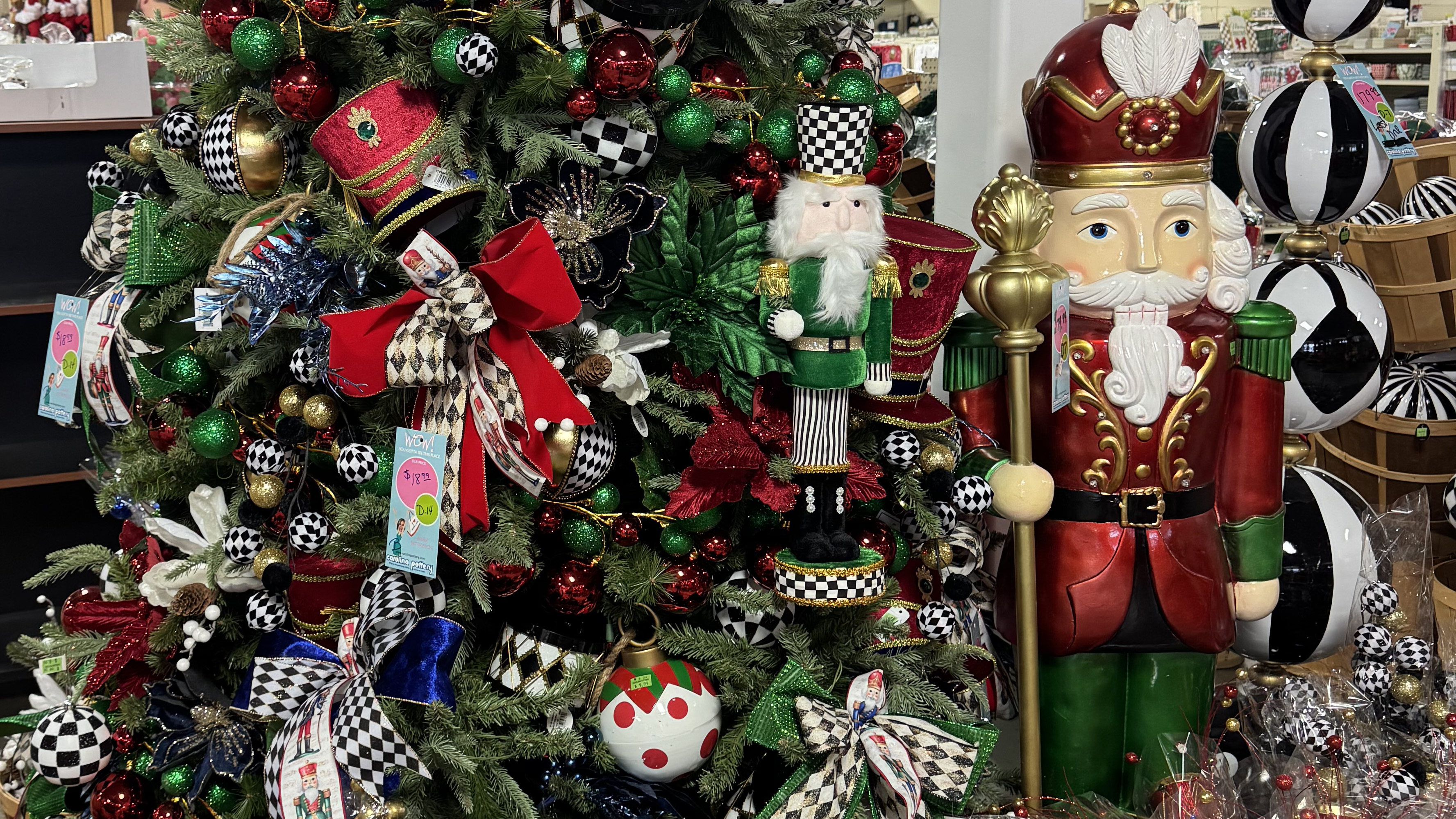 Carolina Pottery Nutcracker Christmas Theme Giveaway!